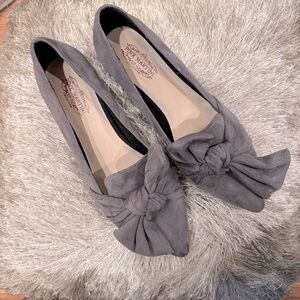 Gray Knotted Bow Pointed Toe Flats NWT